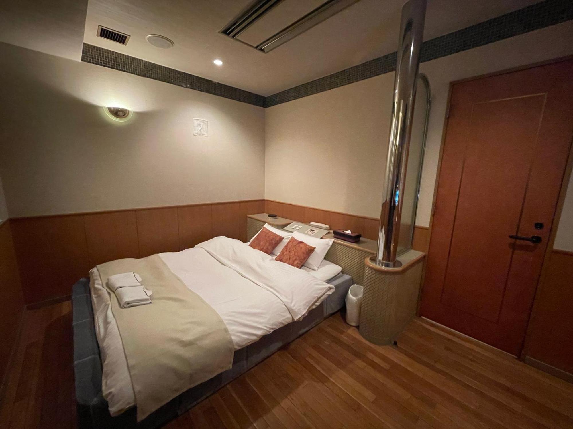 Hotel Luxe - Adult Only Tokyo Exterior photo