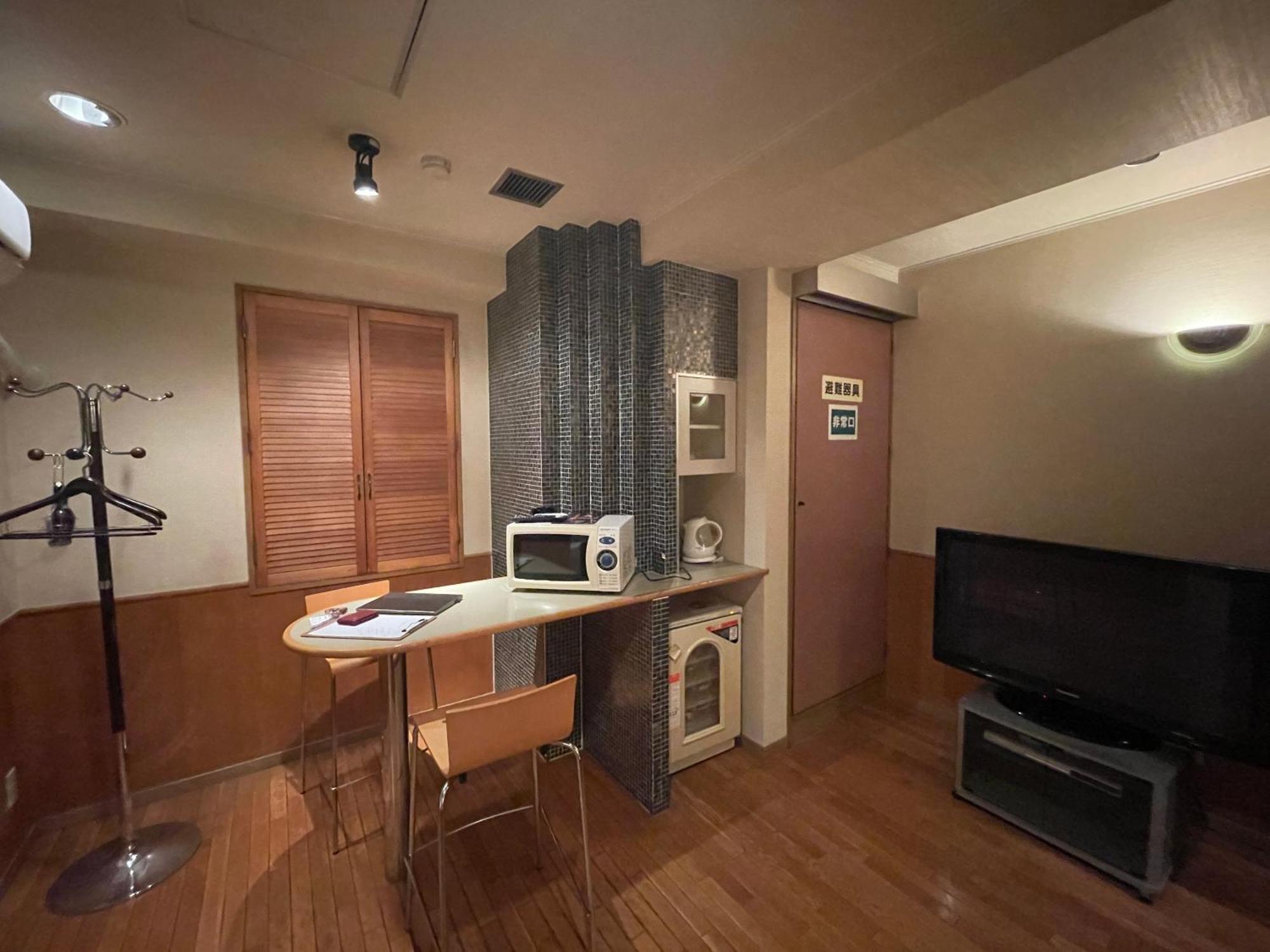 Hotel Luxe - Adult Only Tokyo Exterior photo